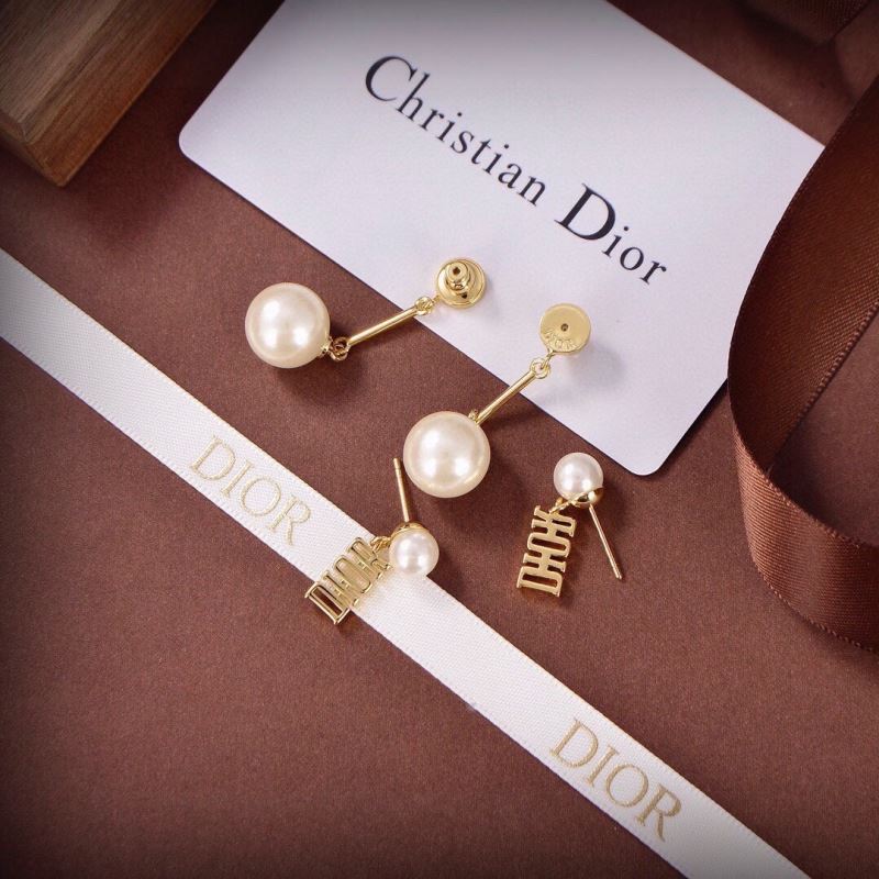 chr1st1an D10r earrings